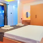 Melo Villa *