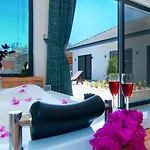 Melo Villa